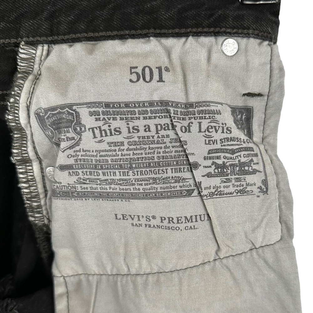 LEVI’S 501 Distressed Big E Shorts - Picture 11 of 14